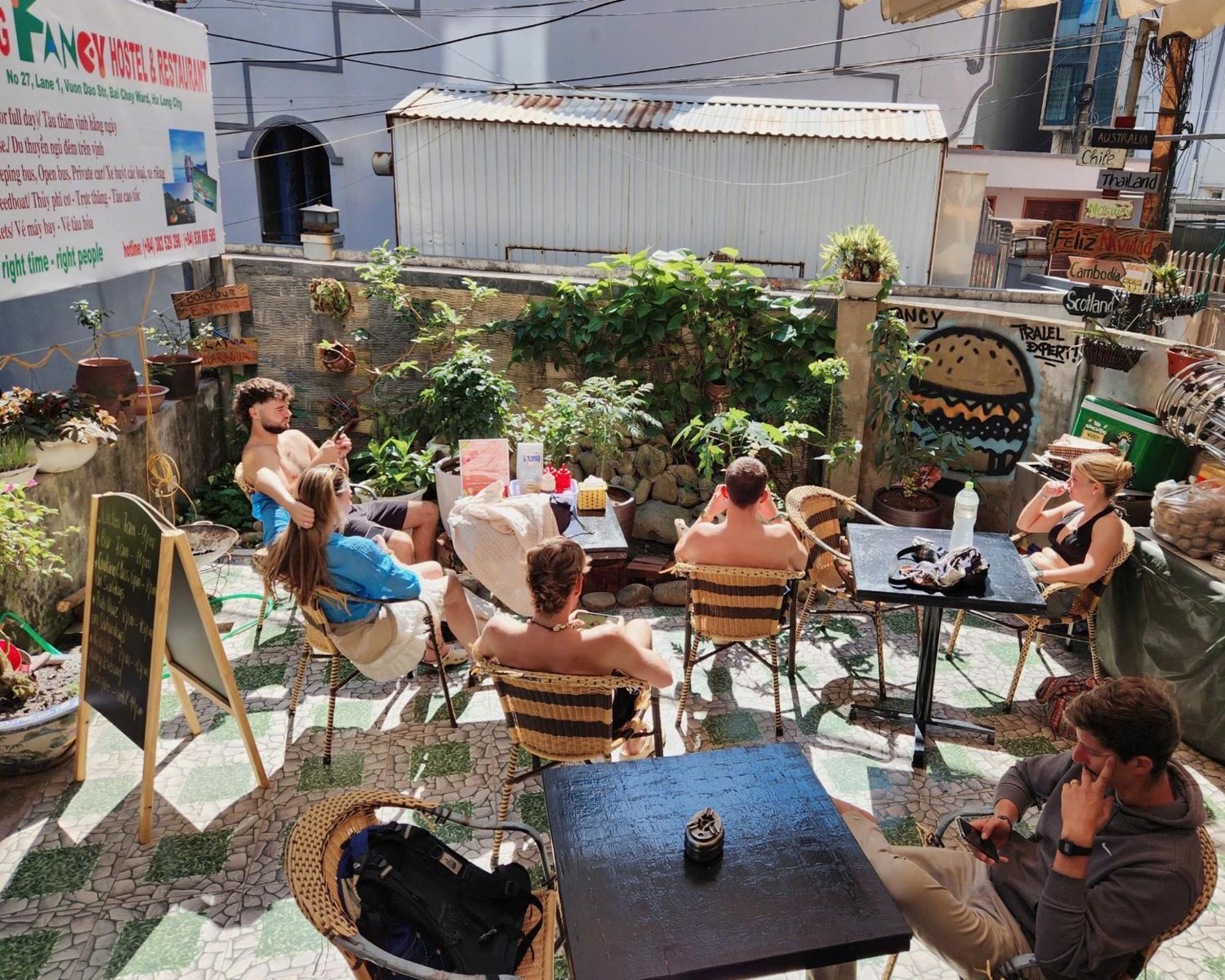 Ha Long Fancy Hostel With Vegetarian And Vegan Restaurant المظهر الخارجي الصورة